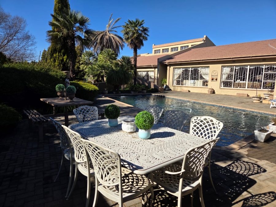 5 Bedroom Property for Sale in Frankfort Free State